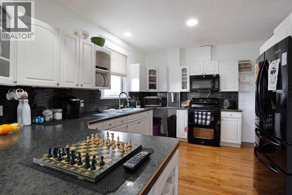 221 Centre Street Property Photo 29