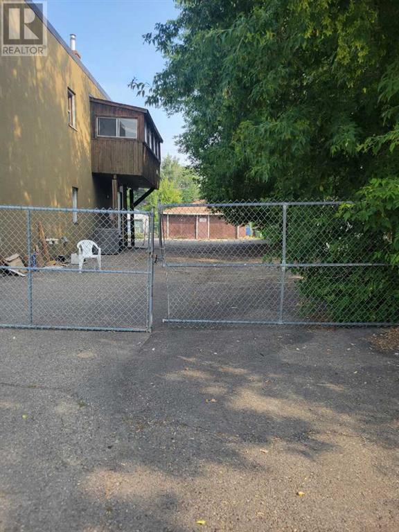 2202 Edmonton Trail Ne Property Photo 2