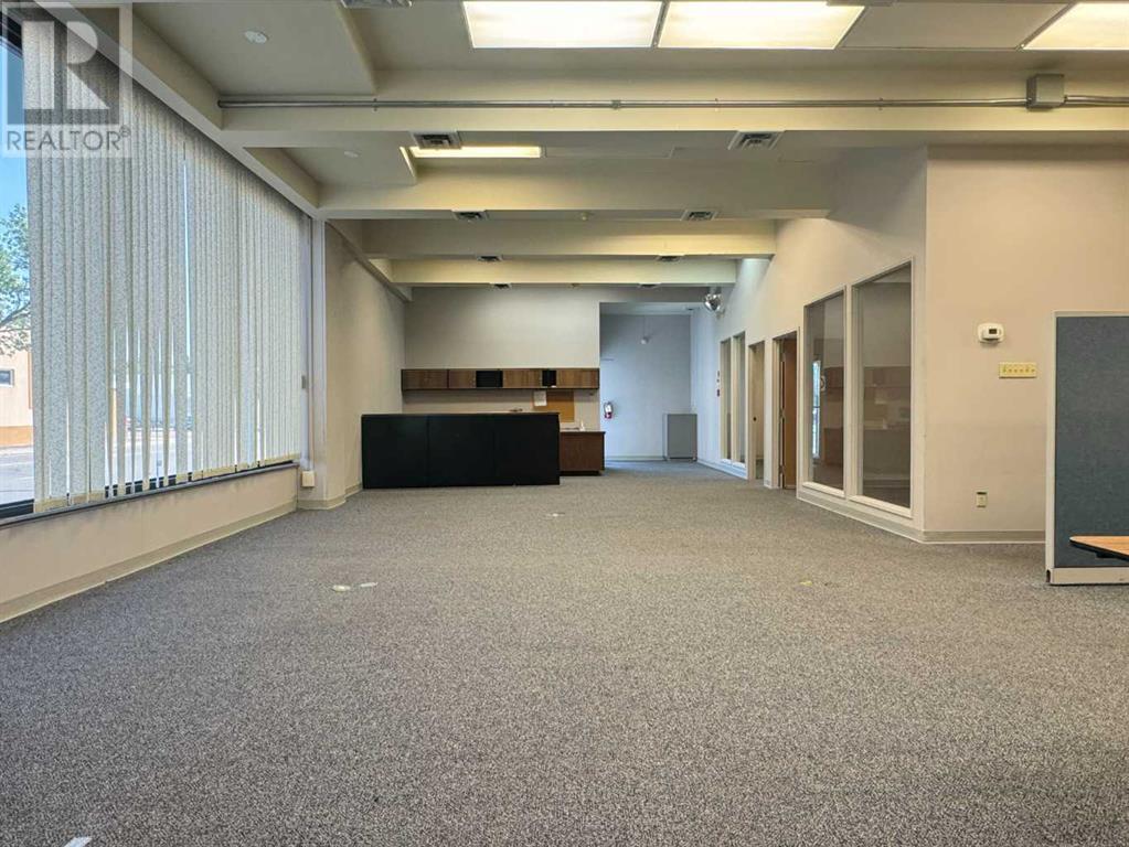 640 13 Street N Property Photo 13