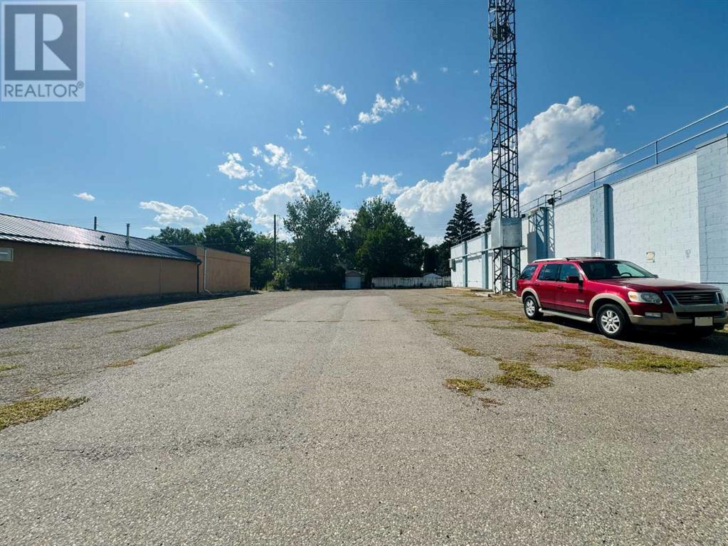 640 13 Street N Property Photo 42