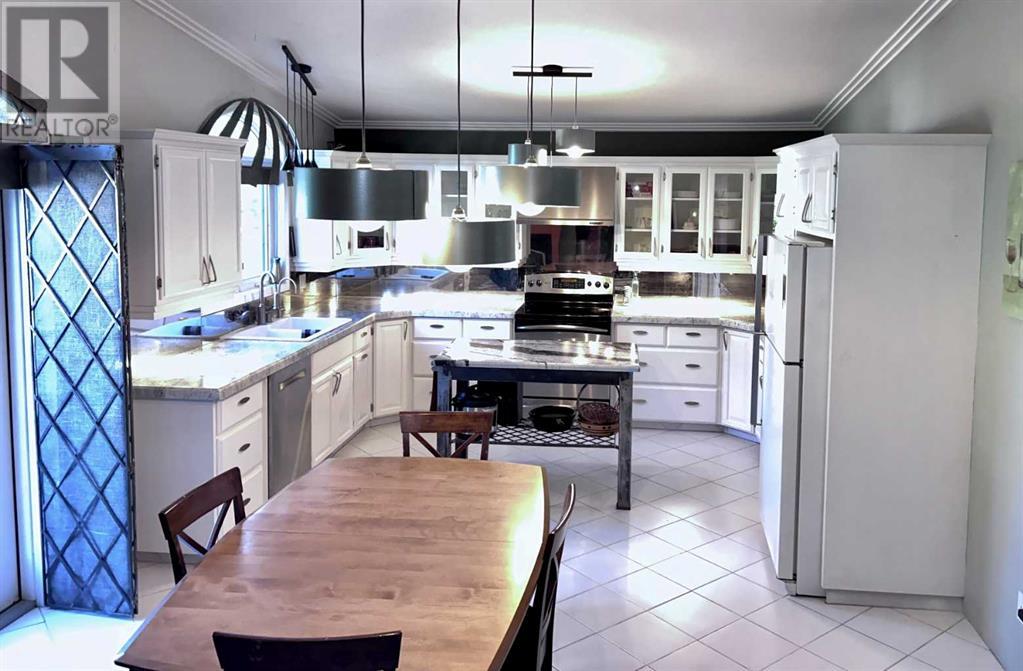 5132 48 Street Property Photo 10