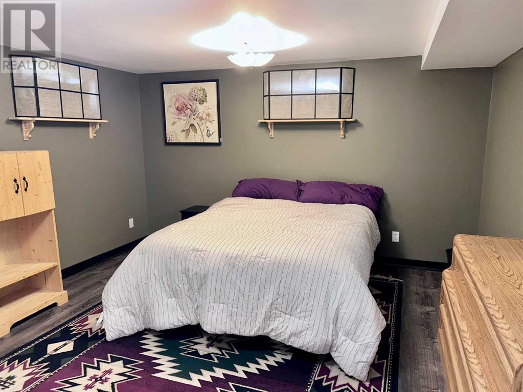 5132 48 Street Property Photo 14