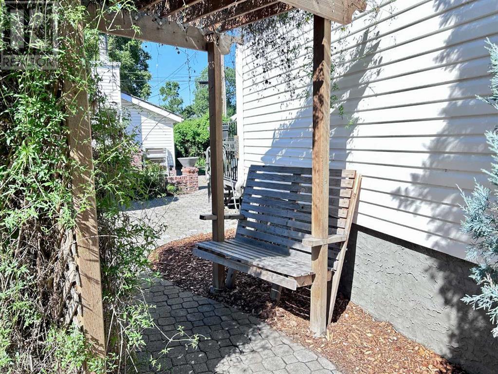 5132 48 Street Property Photo 22