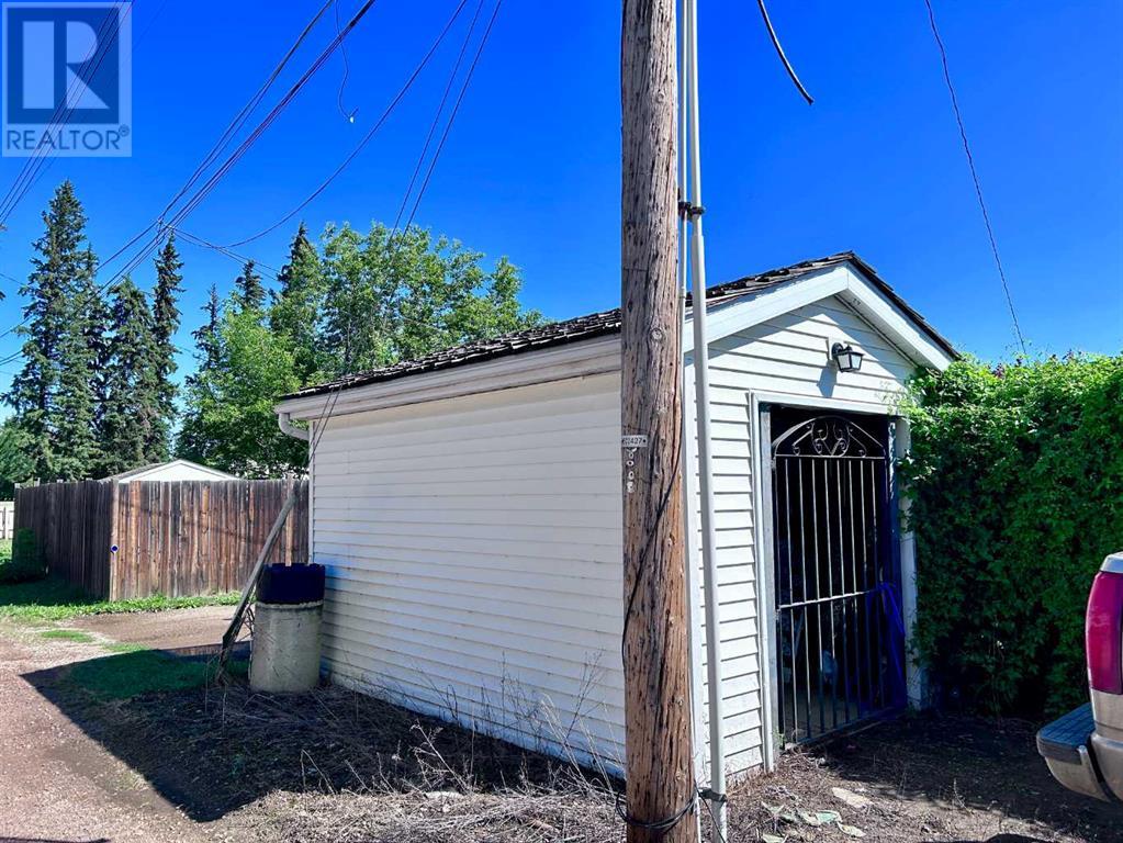 5132 48 Street Property Photo 27