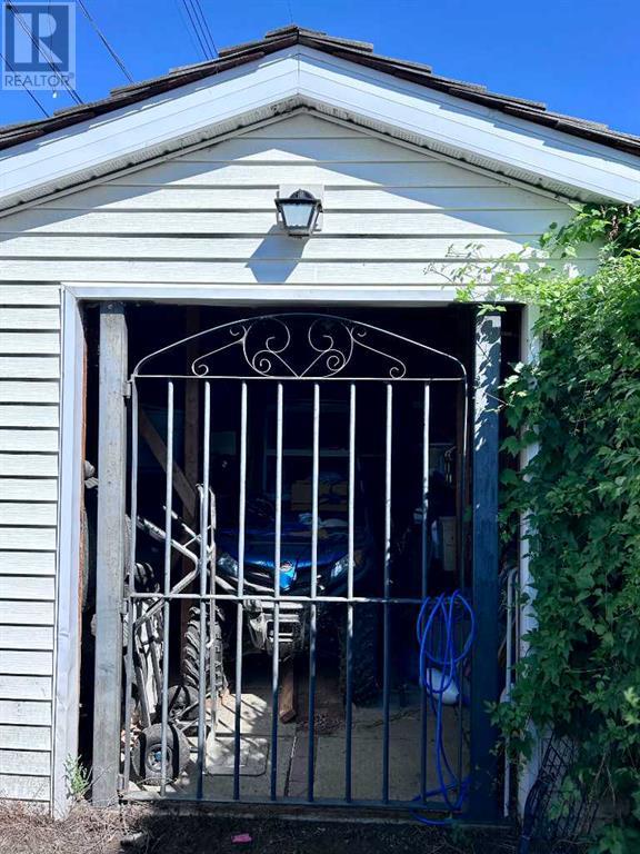 5132 48 Street Property Photo 28