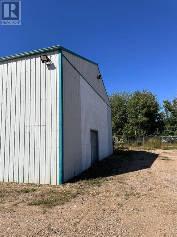 104 67048 Mission Road Property Photo 3