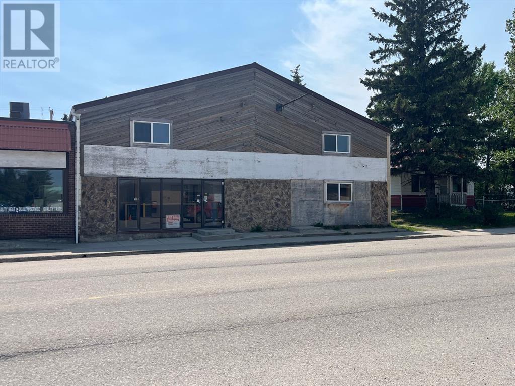 5115 & 5117 50 Avenue Property Photo 1