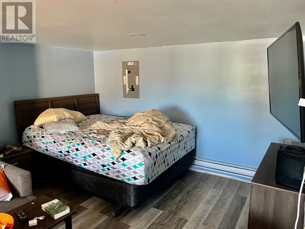 5115 & 5117 50 Avenue Property Photo 20
