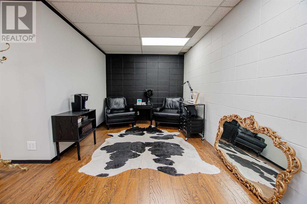 9813 116 Avenue Property Photo 1