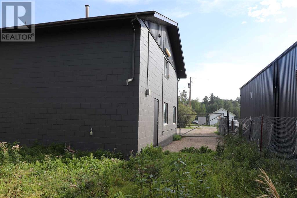 410 68 Street Property Photo 3