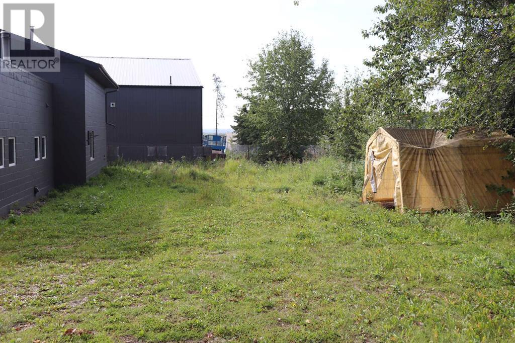 410 68 Street Property Photo 5
