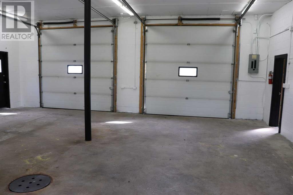 410 68 Street Property Photo 14