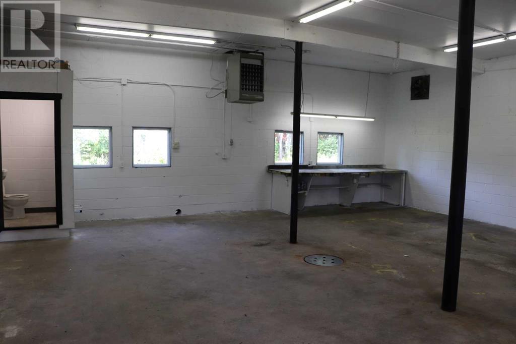 410 68 Street Property Photo 15