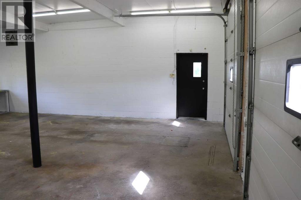 410 68 Street Property Photo 16