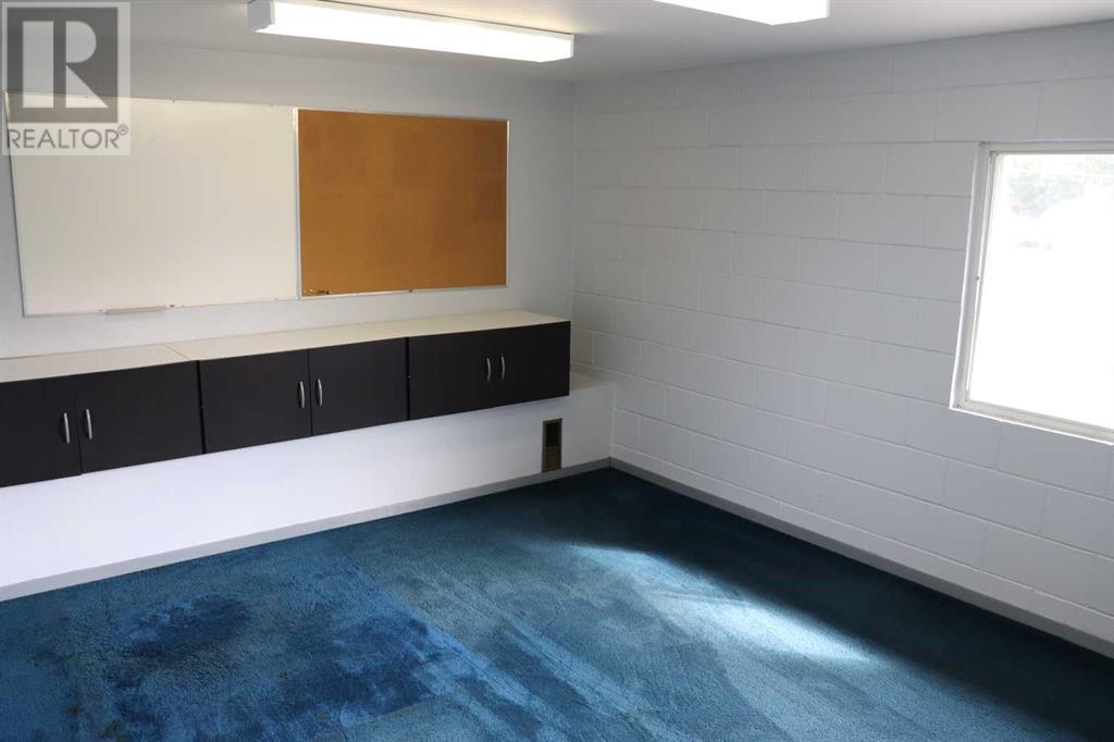 410 68 Street Property Photo 17