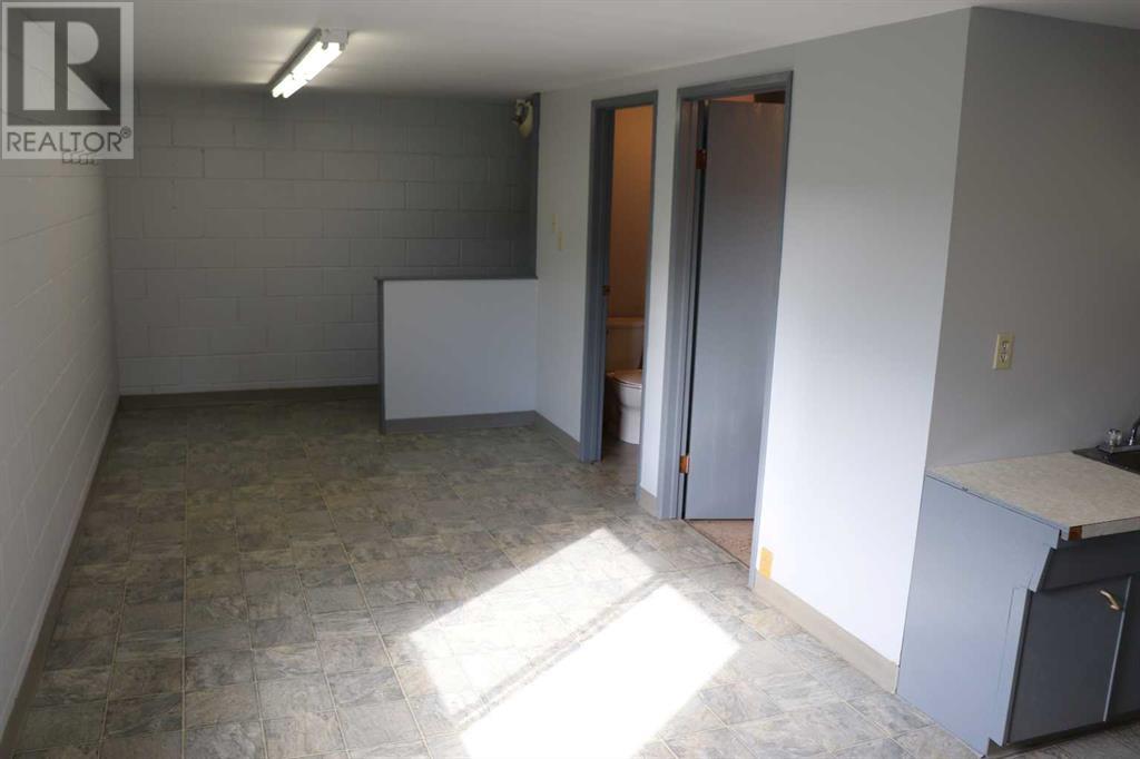 410 68 Street Property Photo 19