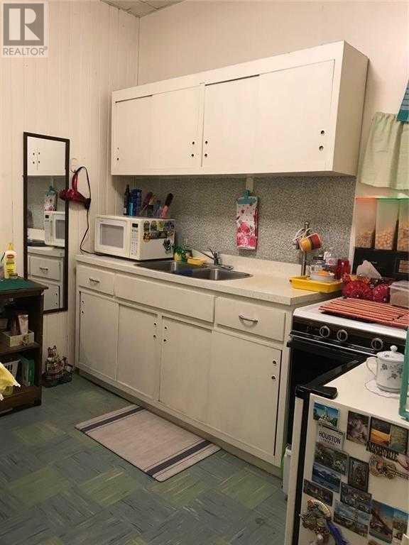 225, 24 Fort Macleod Street Property Photo 15