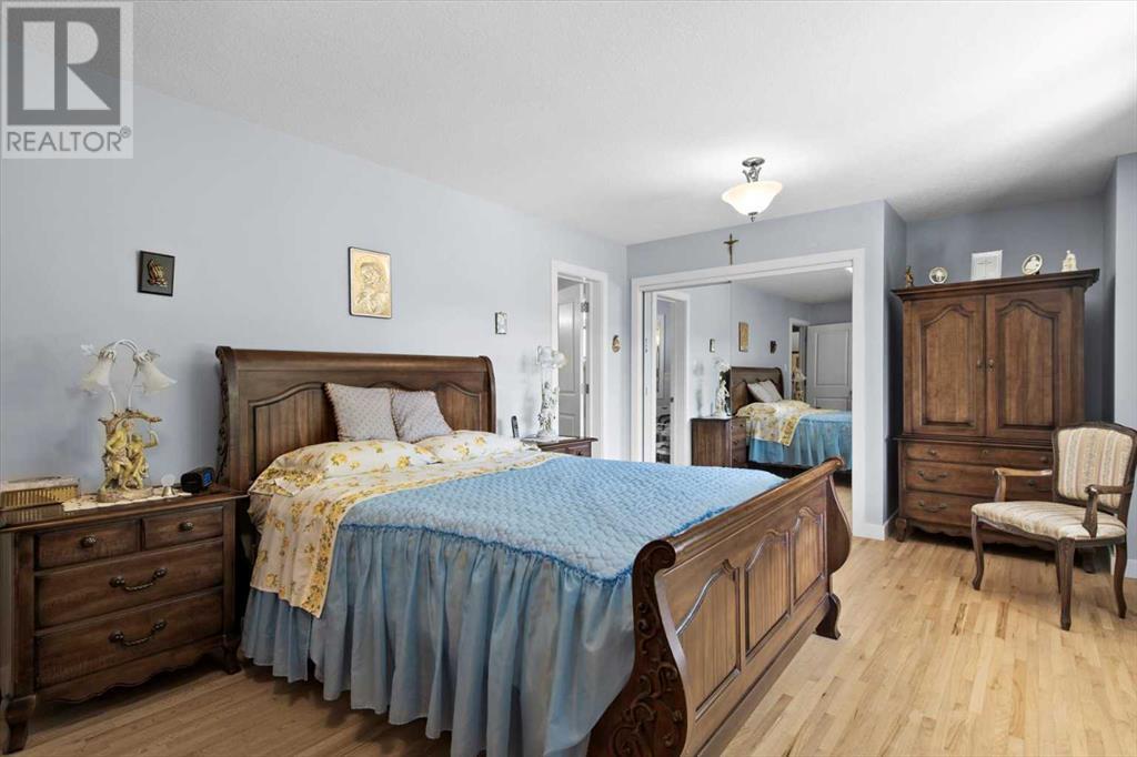 1612 48 Avenue Sw Property Photo 22