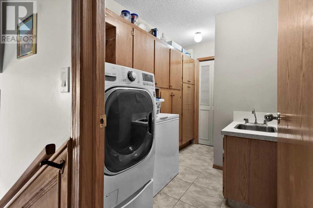 1612 48 Avenue Sw Property Photo 28