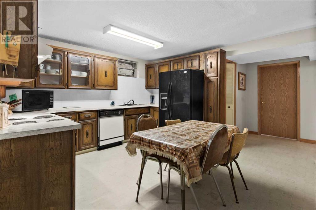 1612 48 Avenue Sw Property Photo 34