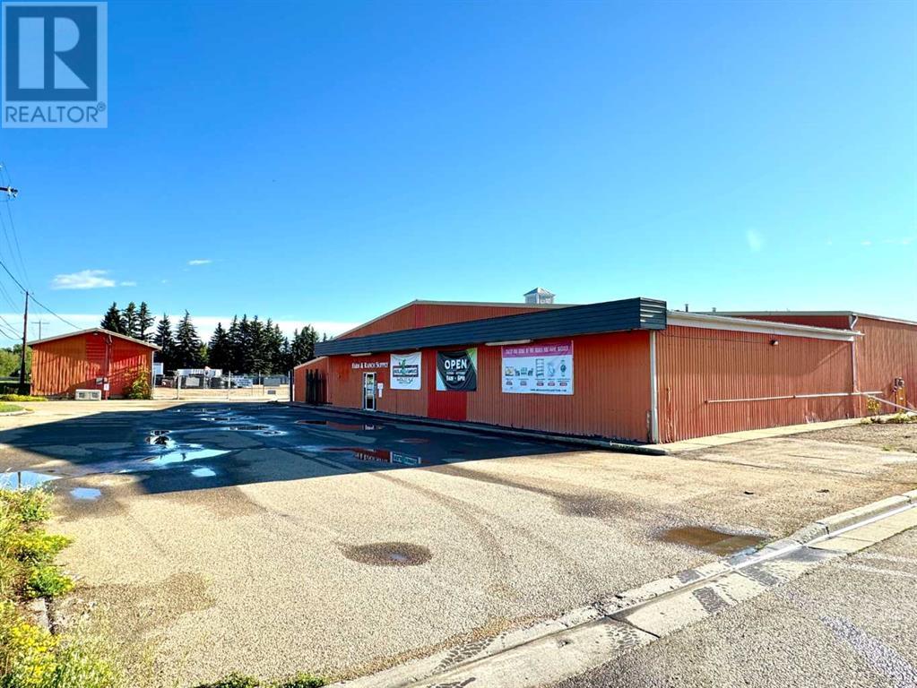 6103 54 Street Property Photo 5