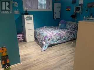 9320 91 Ave Property Photo 5