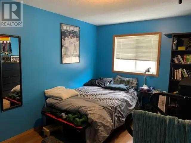 9320 91 Ave Property Photo 11