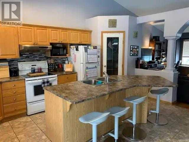 9320 91 Ave Property Photo 12