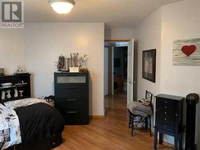 9320 91 Ave Property Photo 15