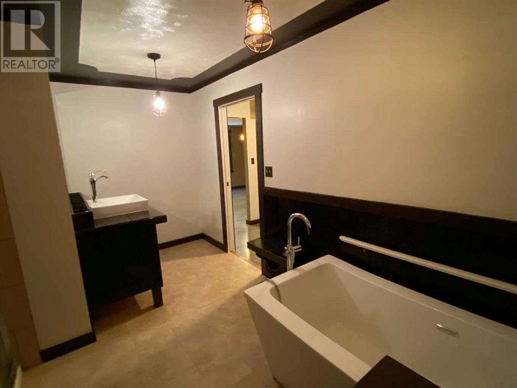 165 Centre Street Property Photo 26
