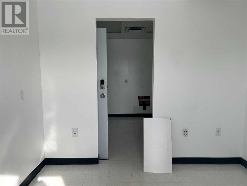 3, 1611 Broadway Avenue E Property Photo 2