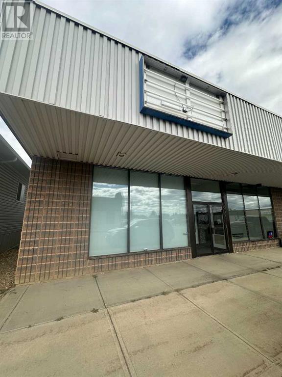 5014 54 Avenue Property Photo 1