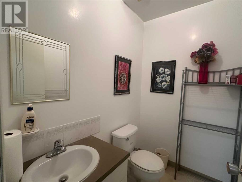 5014 54 Avenue Property Photo 8