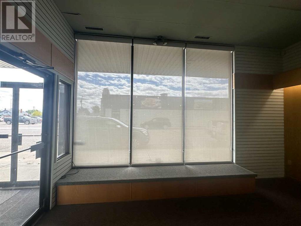 5014 54 Avenue Property Photo 10