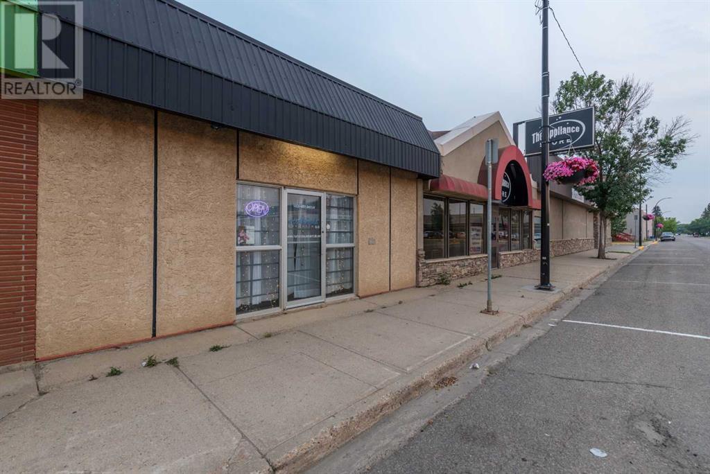 4809 And 4811 49 Avenue Property Photo 2