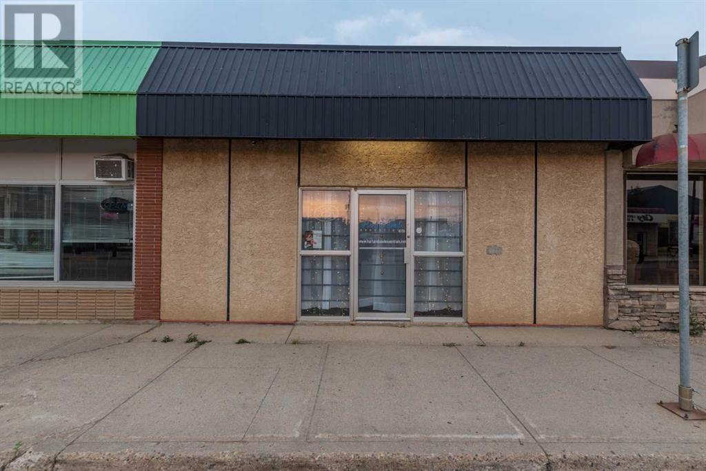 4809 And 4811 49 Avenue Property Photo 3