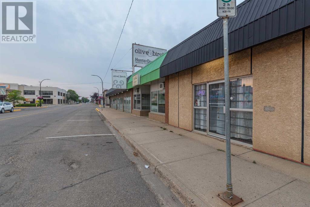 4809 And 4811 49 Avenue Property Photo 4
