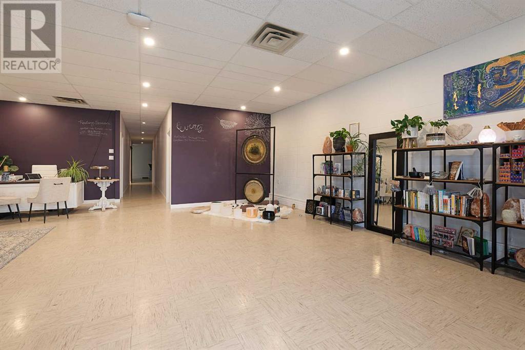 4809 And 4811 49 Avenue Property Photo 6