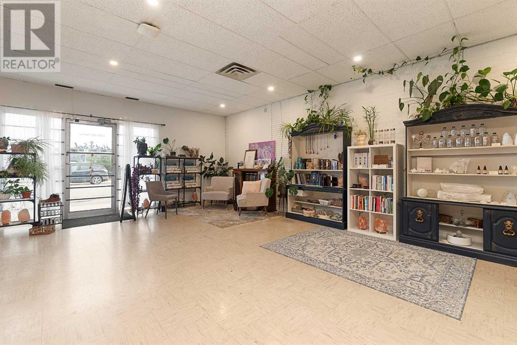 4809 And 4811 49 Avenue Property Photo 8