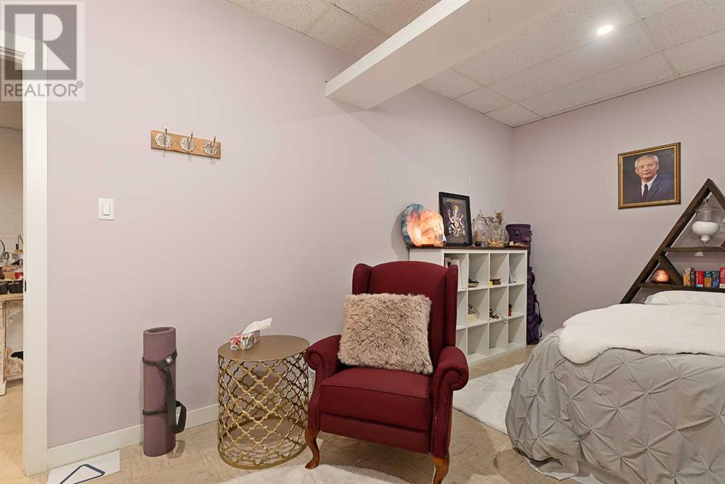 4809 And 4811 49 Avenue Property Photo 12