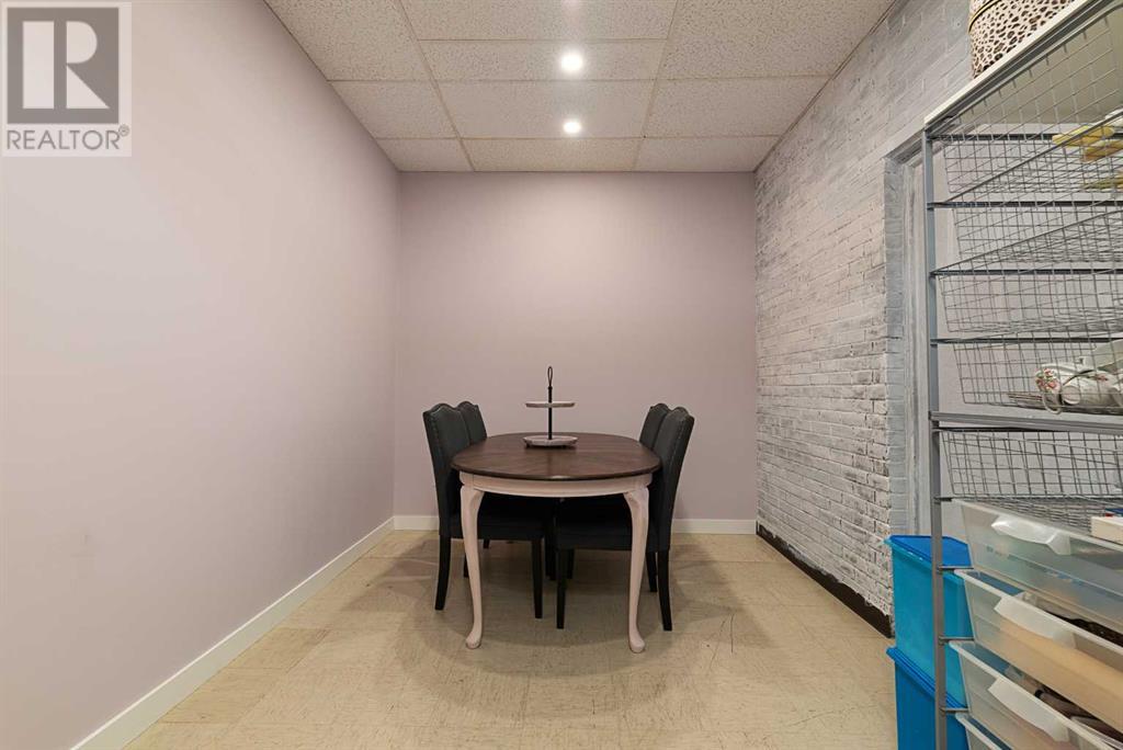 4809 And 4811 49 Avenue Property Photo 18