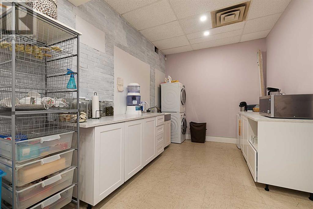 4809 And 4811 49 Avenue Property Photo 19