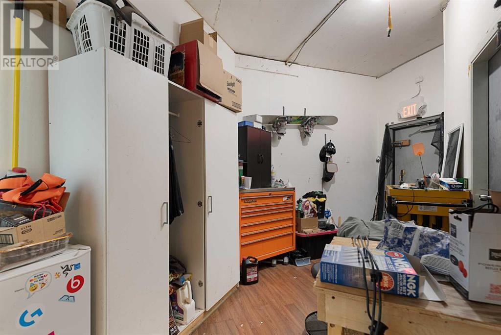 4809 And 4811 49 Avenue Property Photo 40
