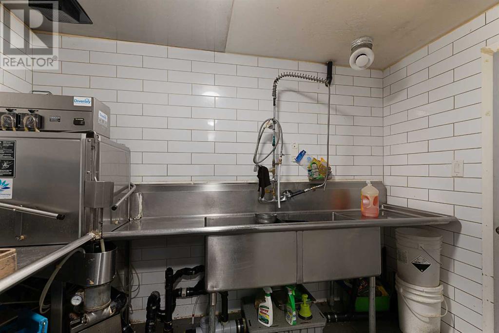 4809 And 4811 49 Avenue Property Photo 48