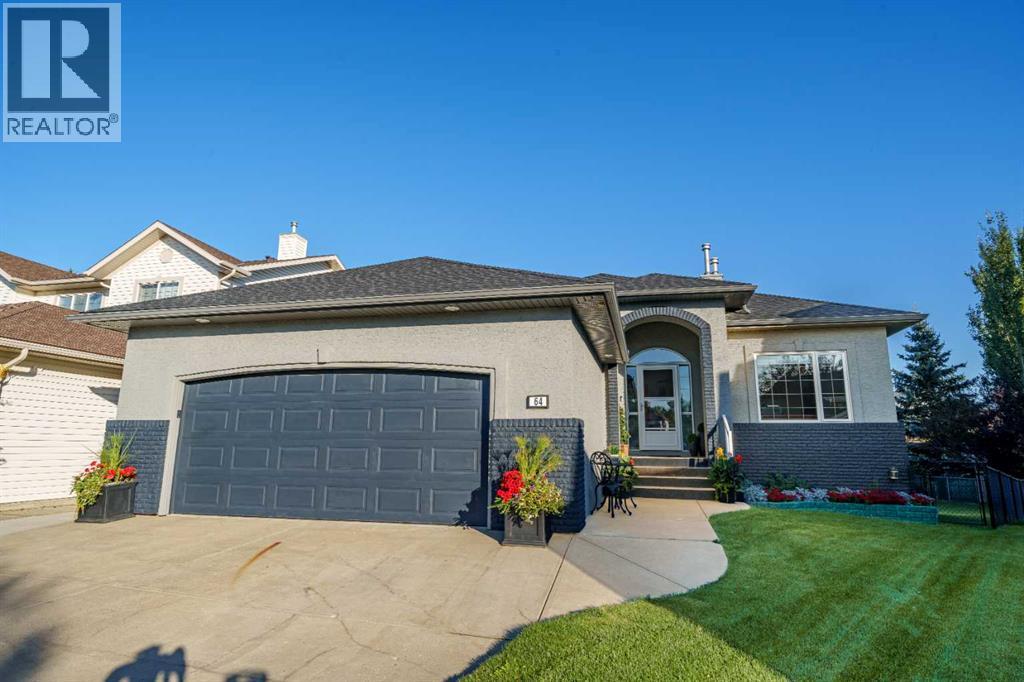 64 Fairways Place Nw Property Photo 1