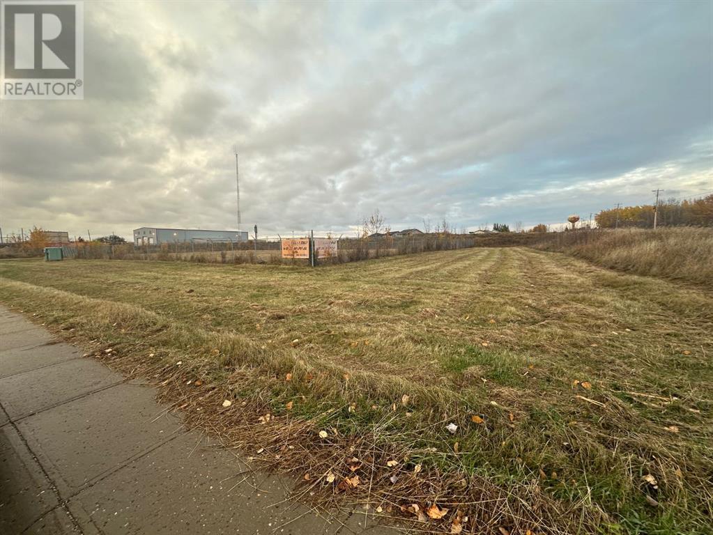 9820 99 Avenue Property Photo 3