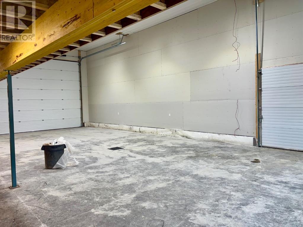 5311 47 Street Property Photo 3