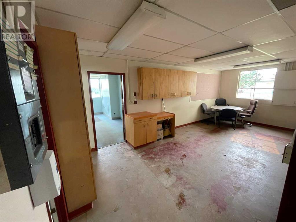 10416 & 10516 101 Avenue Property Photo 14