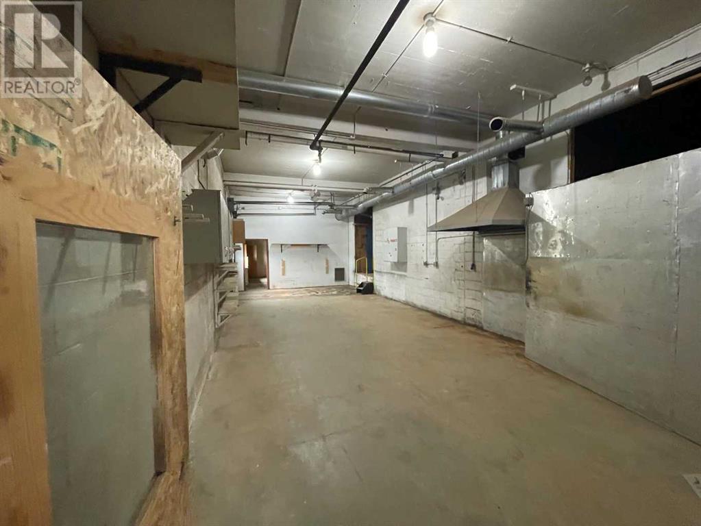 10416 & 10516 101 Avenue Property Photo 16