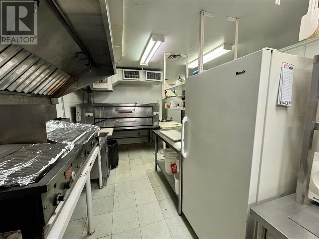 4920 50 Street Property Photo 10